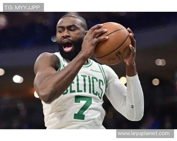 杰伦布朗末节狂砍13分全场贡献35分4篮板8助攻助力球队取胜 杰伦布朗末节狂砍13分全场贡献35分4篮板8助攻助力球队取胜