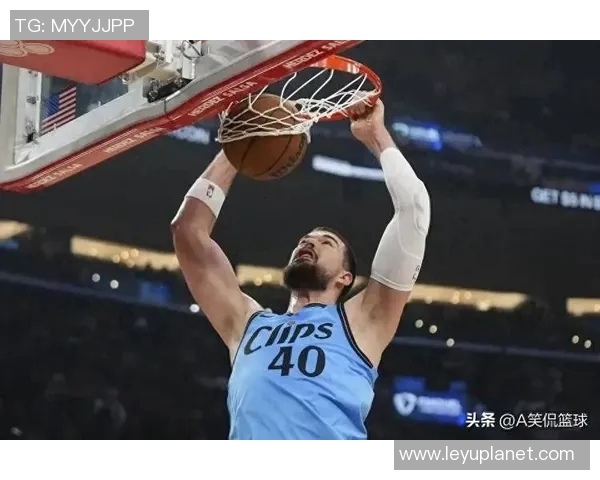 阿德巴约称小米切尔提升球队进攻效率明确自身角色定位